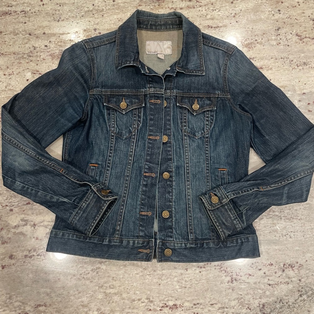 Women’s Old Navy Denim Jacket. EUC.  Size medium.
